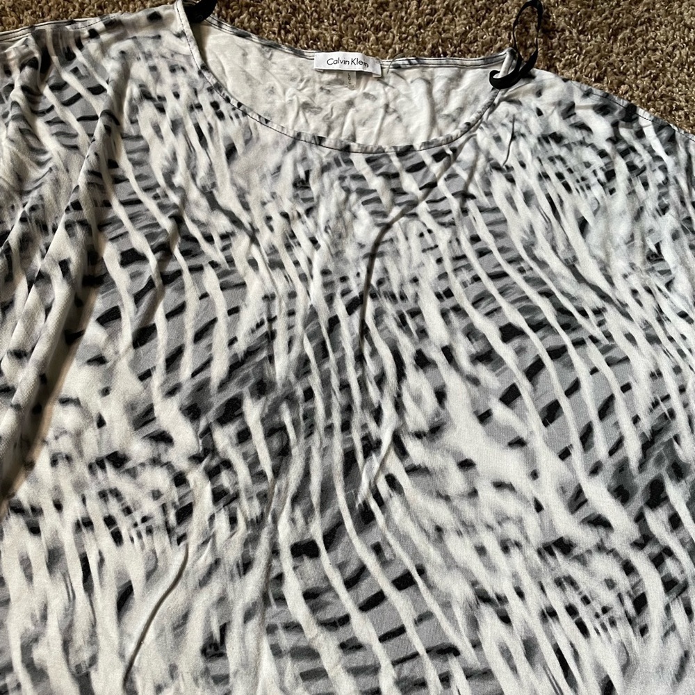 Calvin Klein large white and black opens sleeve blouse - Picture 7 of 7